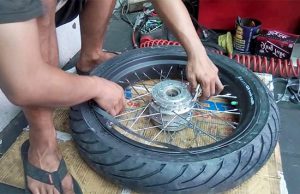 Perlukah Ban Dalam Diberikan Alas